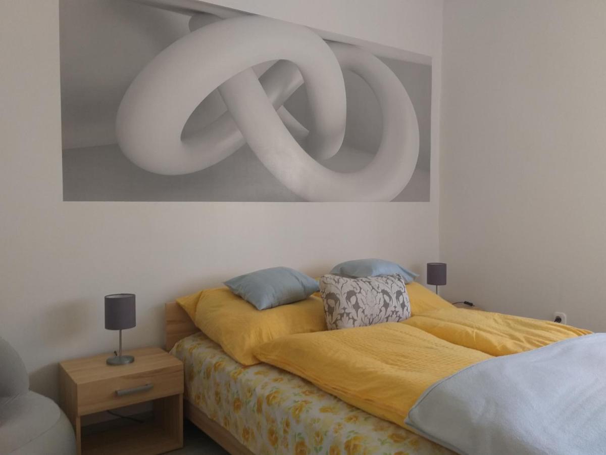 Simon Apartman Tiszafüred Екстериор снимка